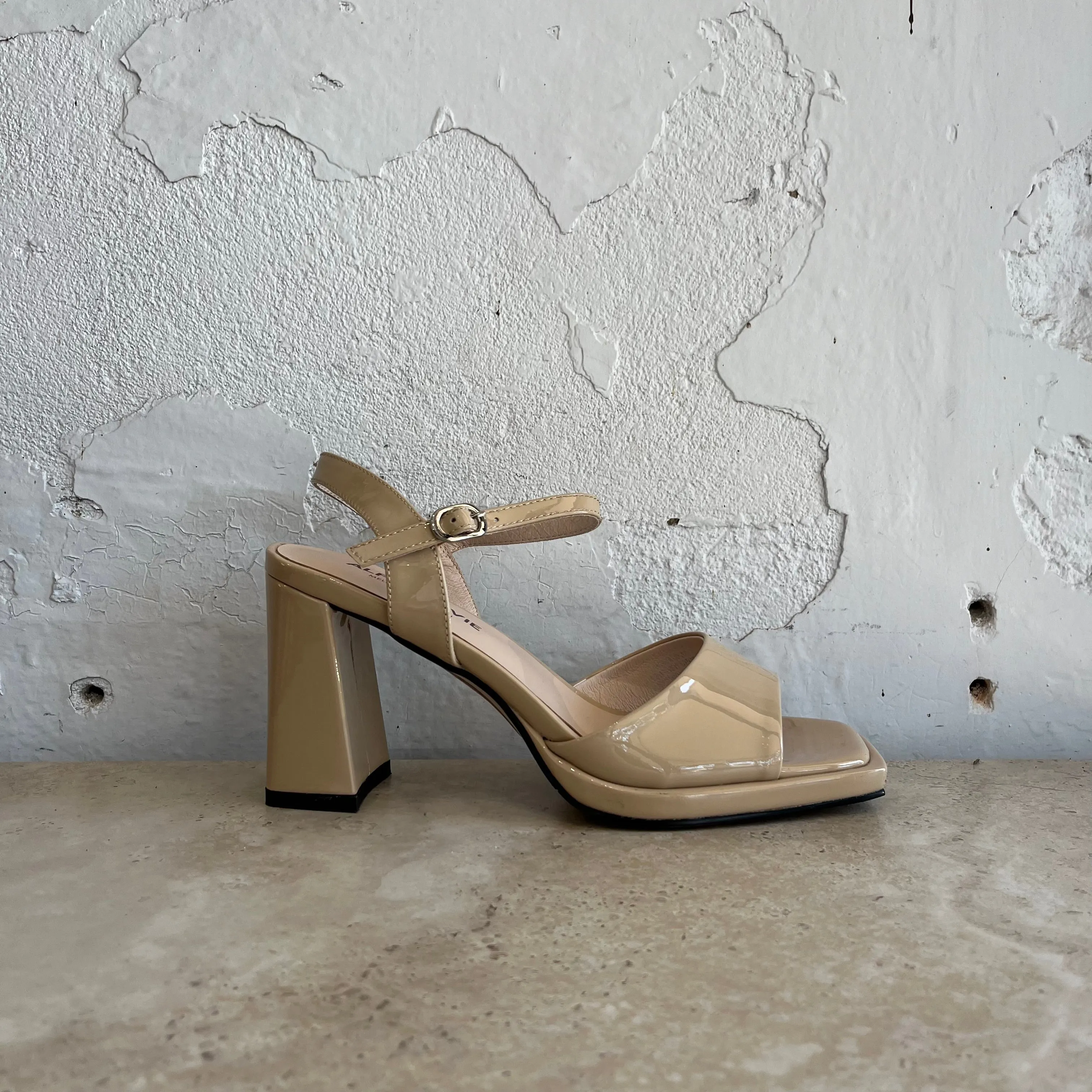 Alfie & Evie Xinia Caramel Patent