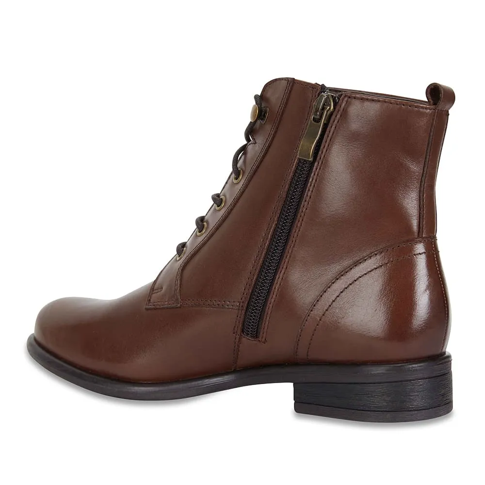 Badge Boot in Brown Leather