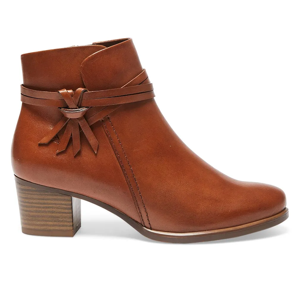 Carlton Boot in Mid Brown Leather
