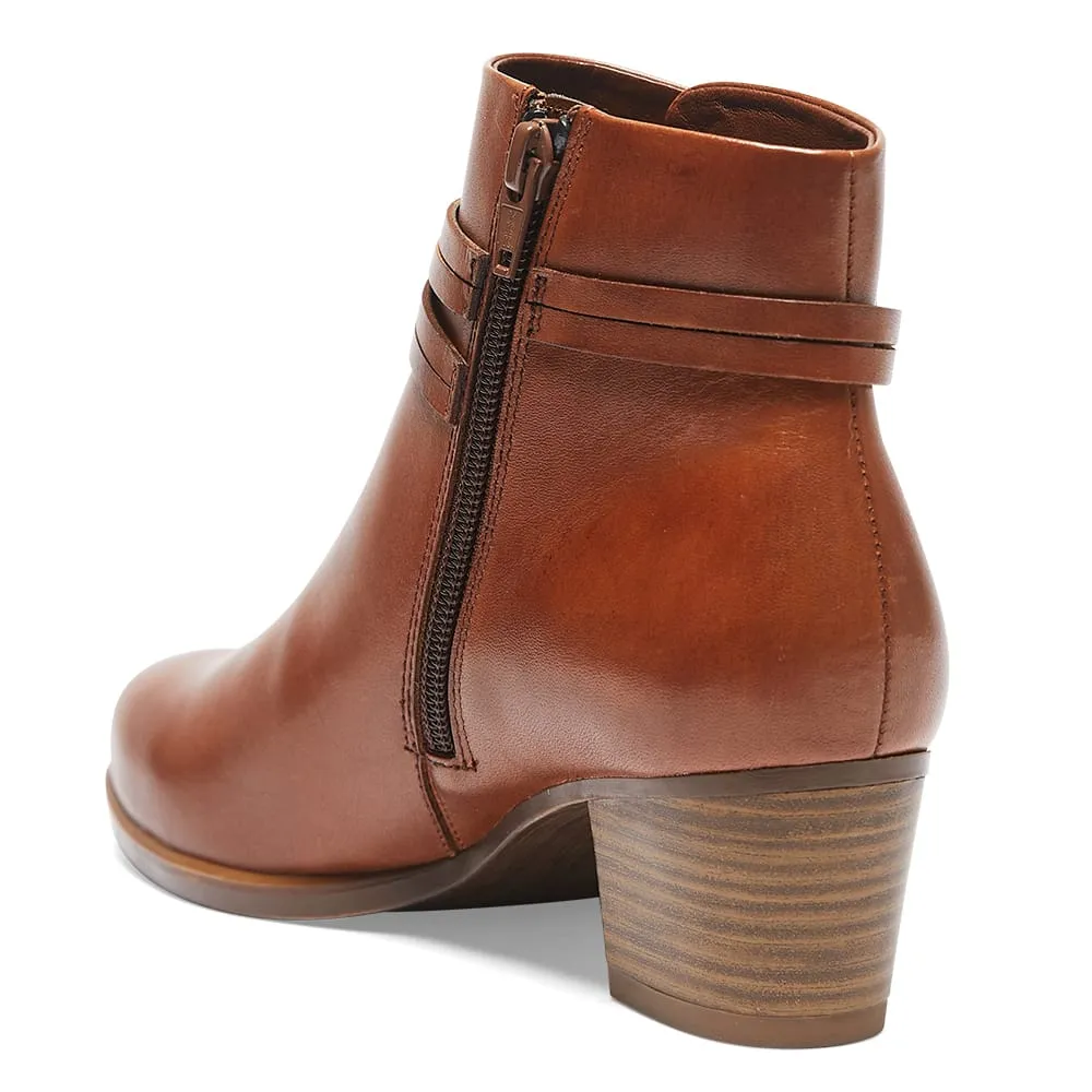Carlton Boot in Mid Brown Leather