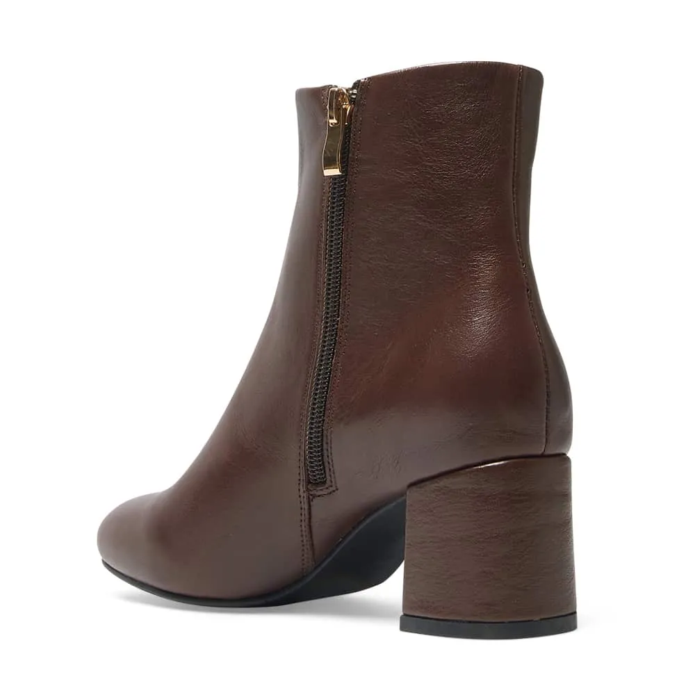 Dakota Boot in Chocolate Glove Leather