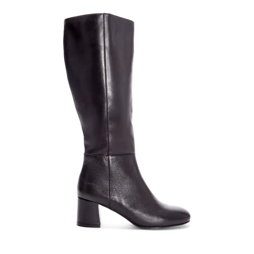 Debut Boot in Black Leather
