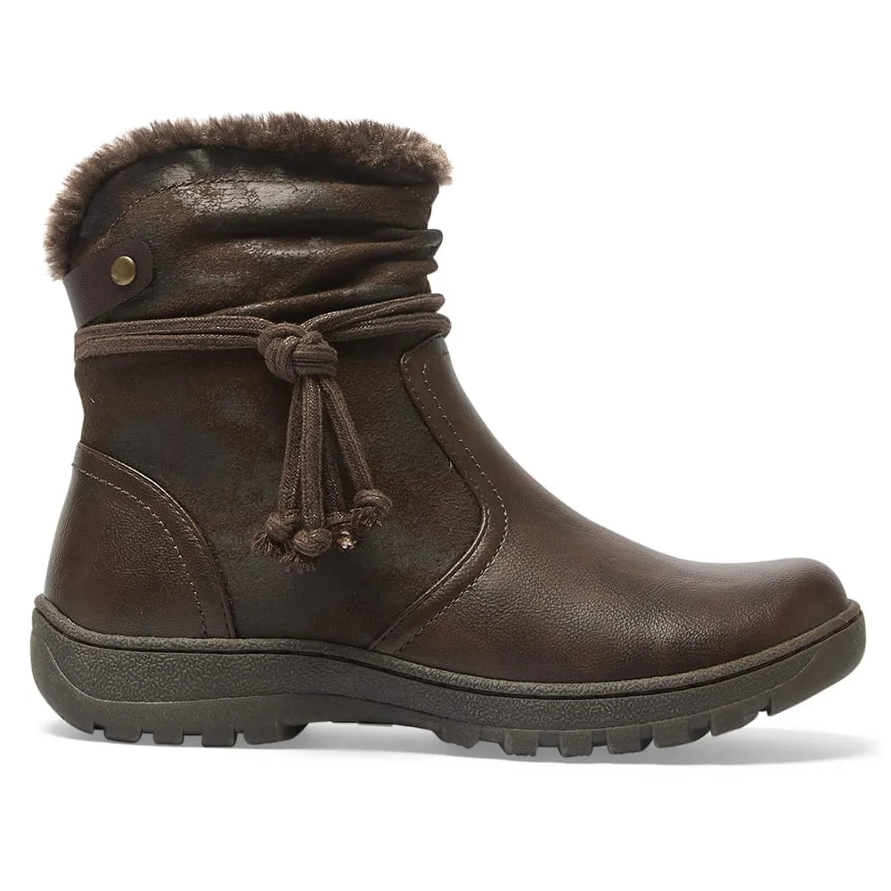 Eskimo Boot in Chocolate Micro Smooth