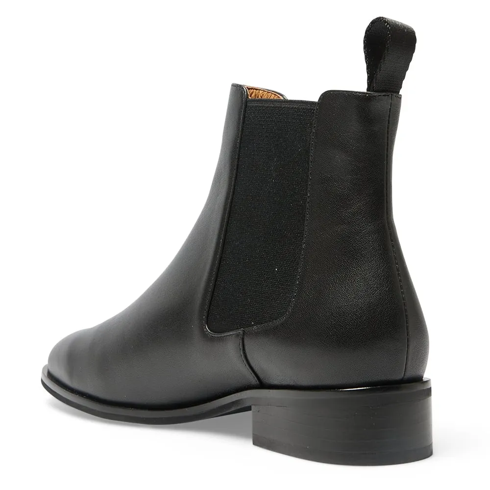 Fitzroy Boot in Black Leather