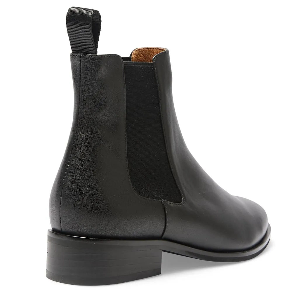 Fitzroy Boot in Black Leather