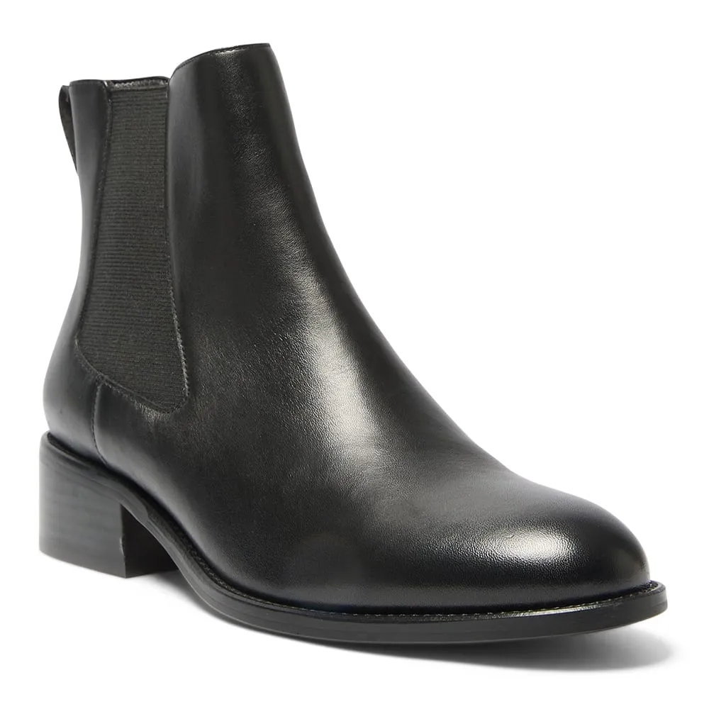 Forbes Boot in Black Leather