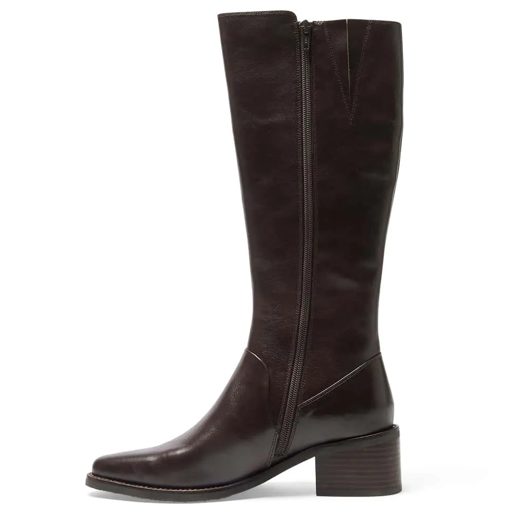 Fortress Boot in Chocolate Glove Leather