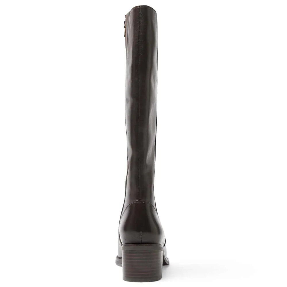 Fortress Boot in Chocolate Glove Leather