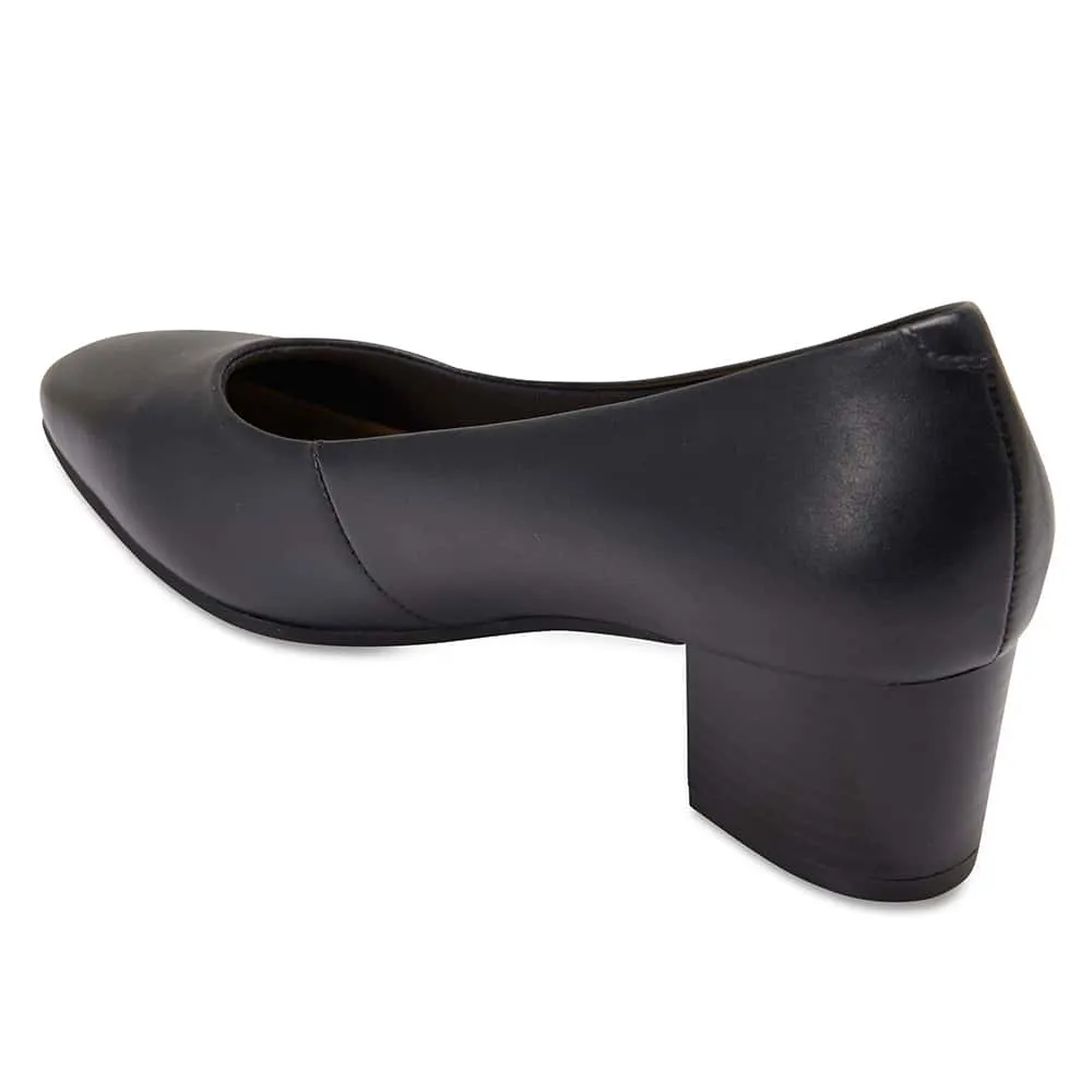 Gamma Heel in Navy Leather