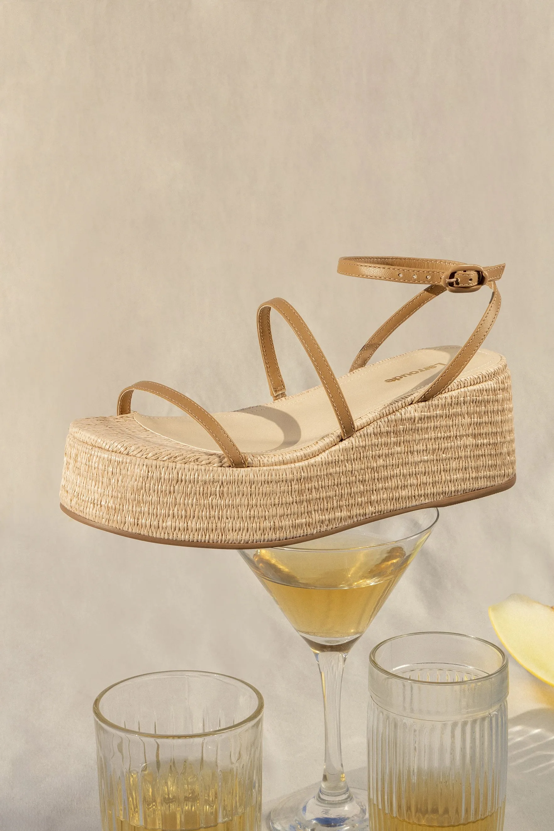 Gio Flatform Sandal In Natural Raffia and Hazelnut Trimming