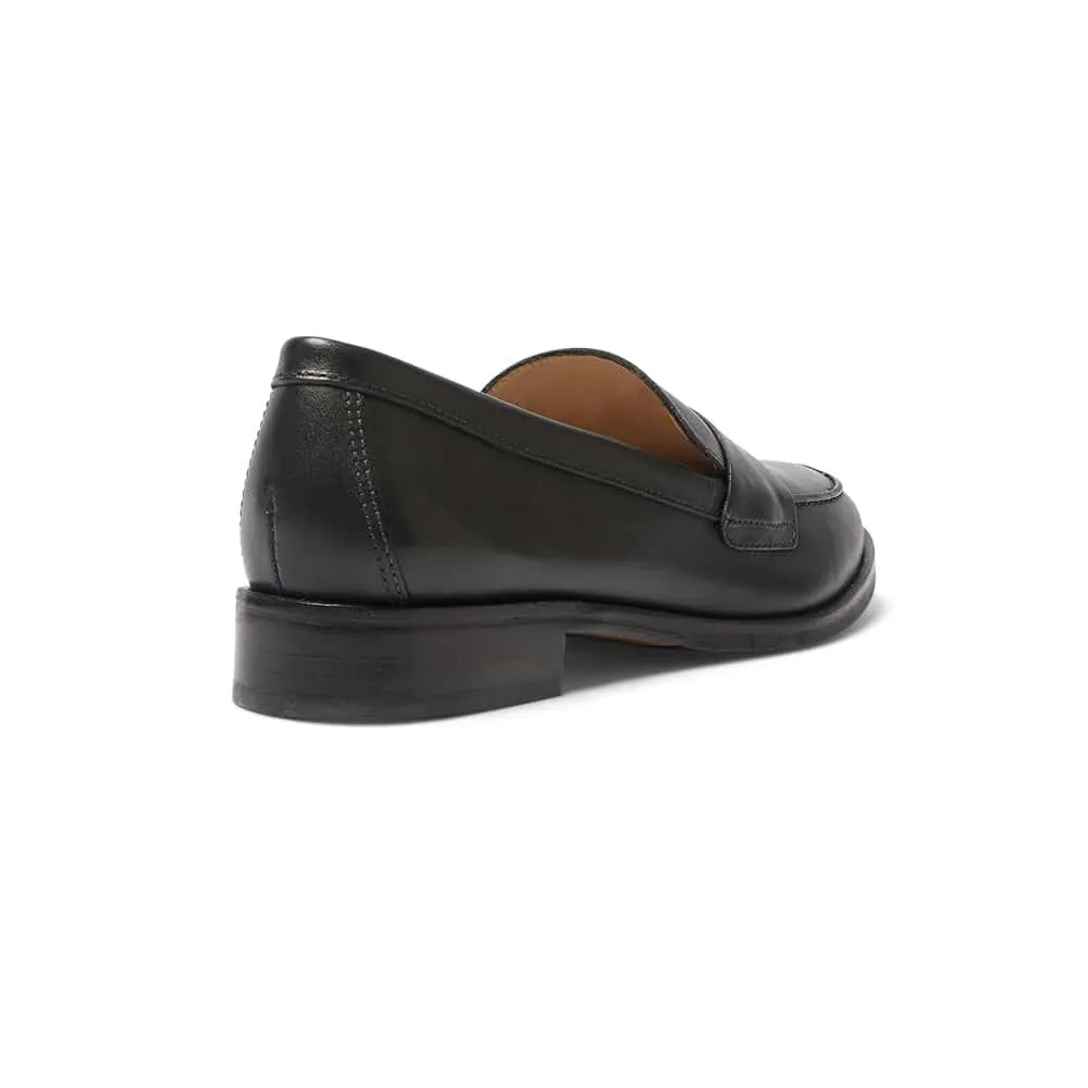 Gordon Loafer in Black Leather