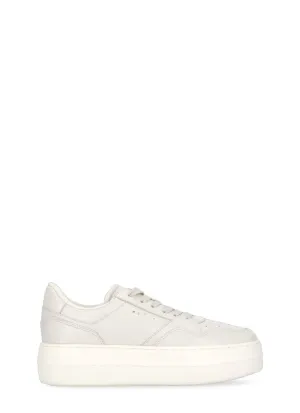 H670 Sneakers