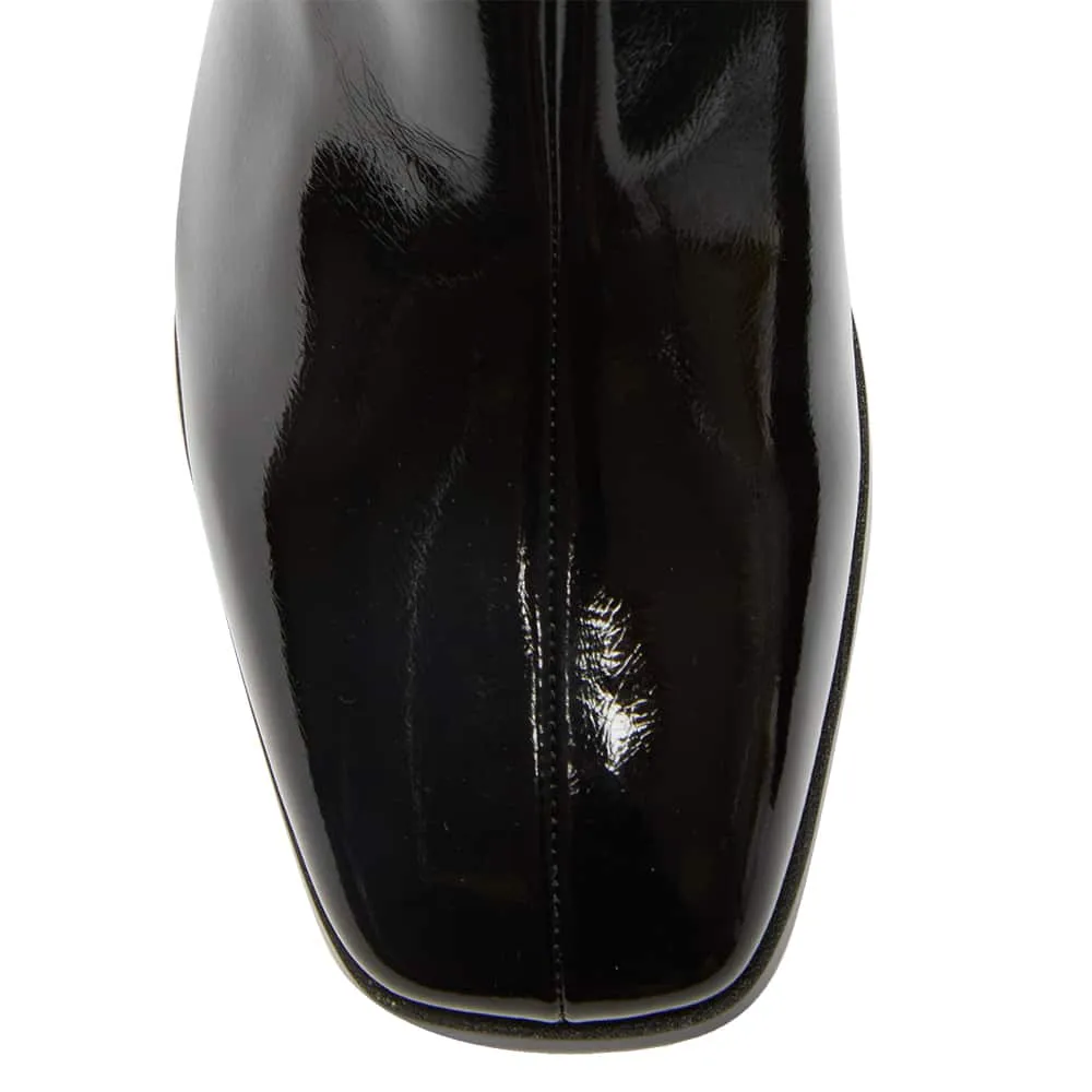 Hampton Boot in Black Patent Crinkle Stretch Patent