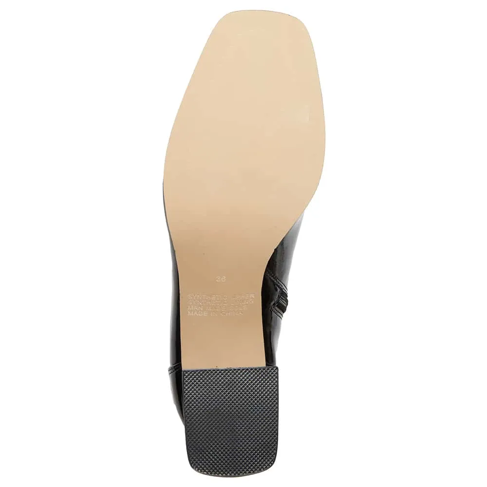 Hampton Boot in Black Patent Crinkle Stretch Patent