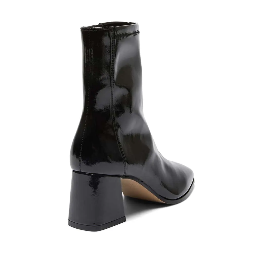 Hampton Boot in Black Patent Crinkle Stretch Patent