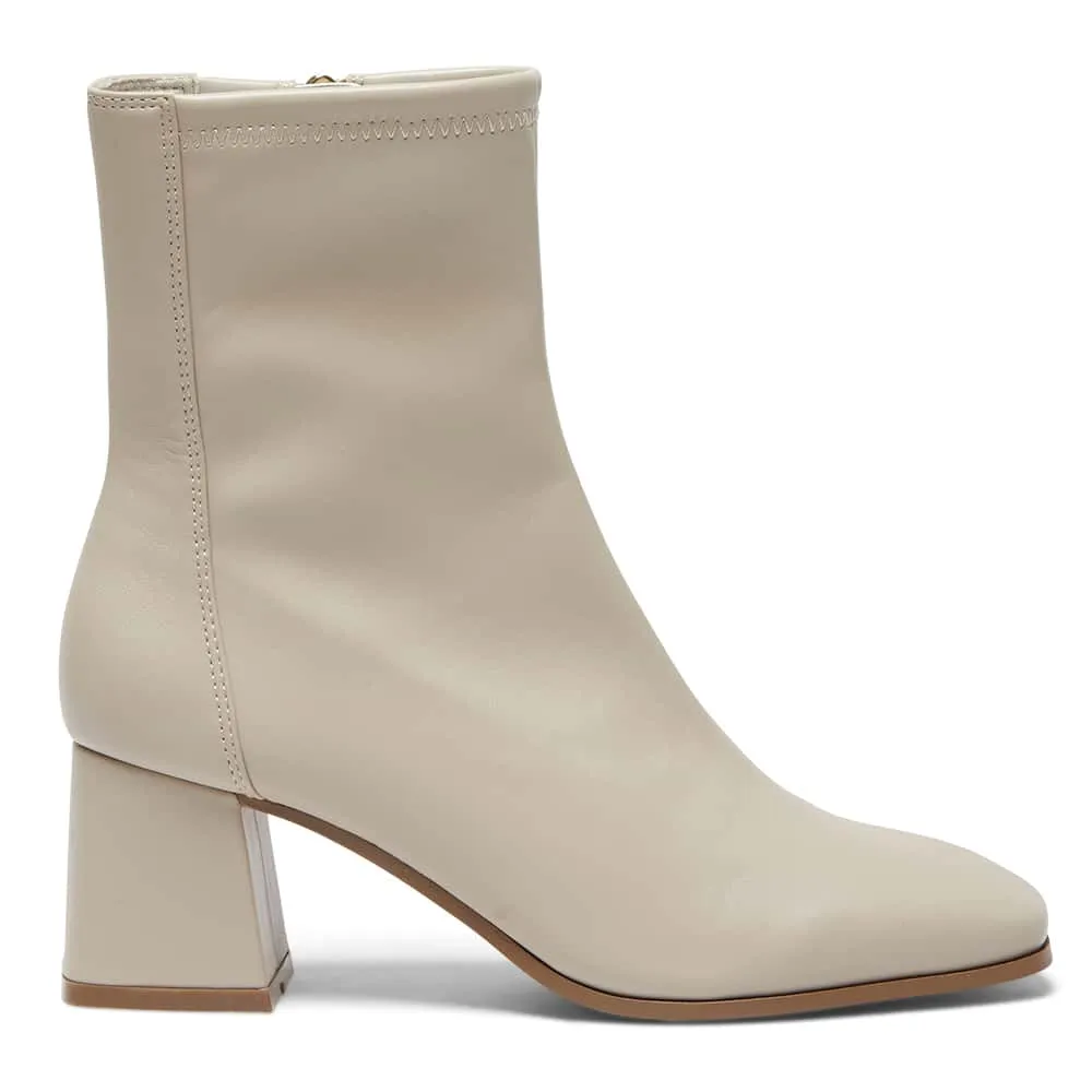 Hampton Boot in Nude Stretch