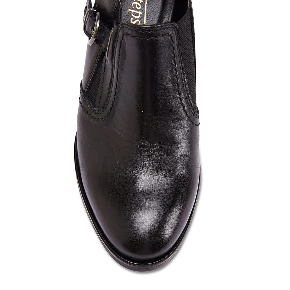 Irene Boot in Black Leather