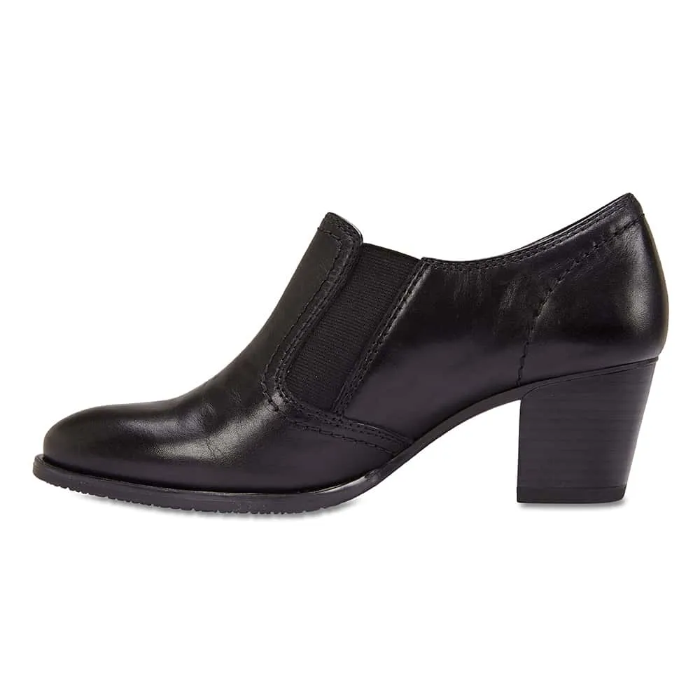 Irene Boot in Black Leather