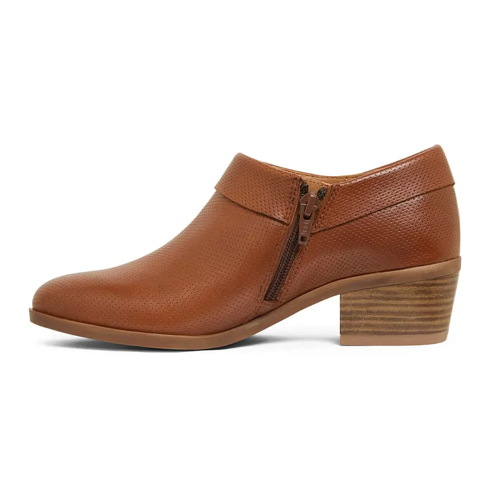 Jackson Boot in Mid Brown Leather