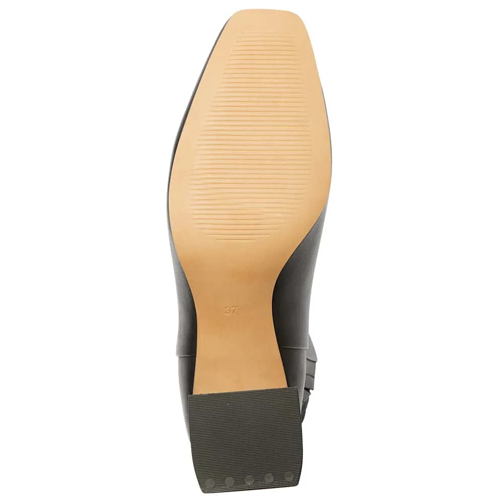 Kade Boot in Black Leather