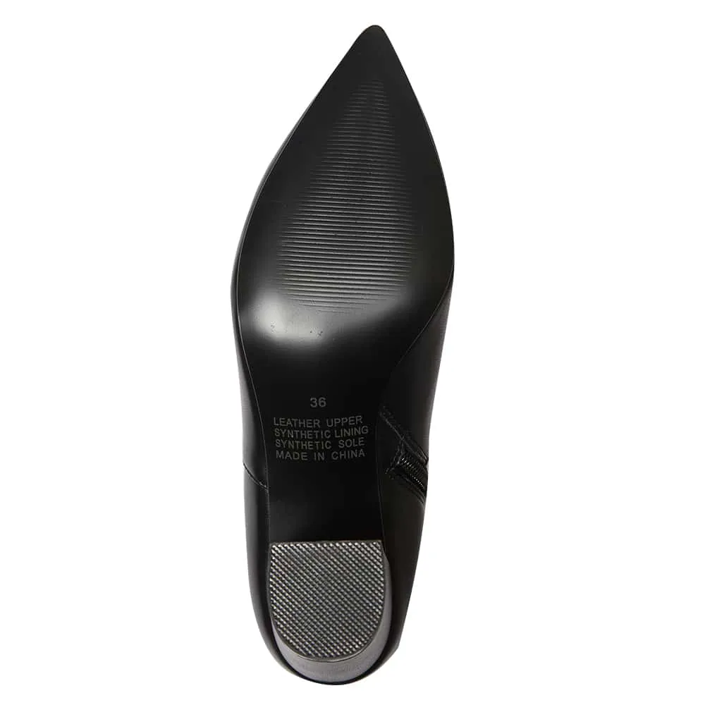 Karly Boot in Black Smooth