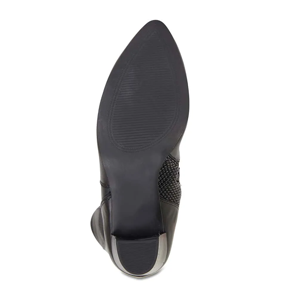 Knight Boot in Black Hi Shine Leather