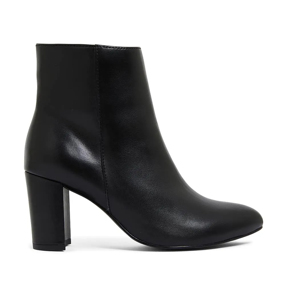 Kylie Boot in Black Leather