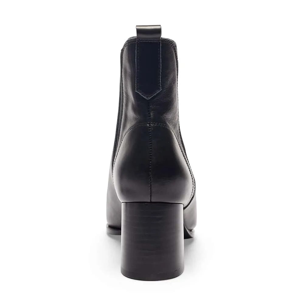Lachlan Boot in Black Leather