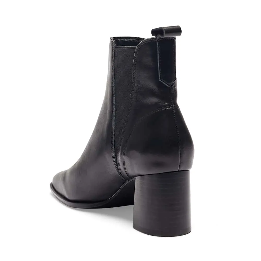 Lachlan Boot in Black Leather