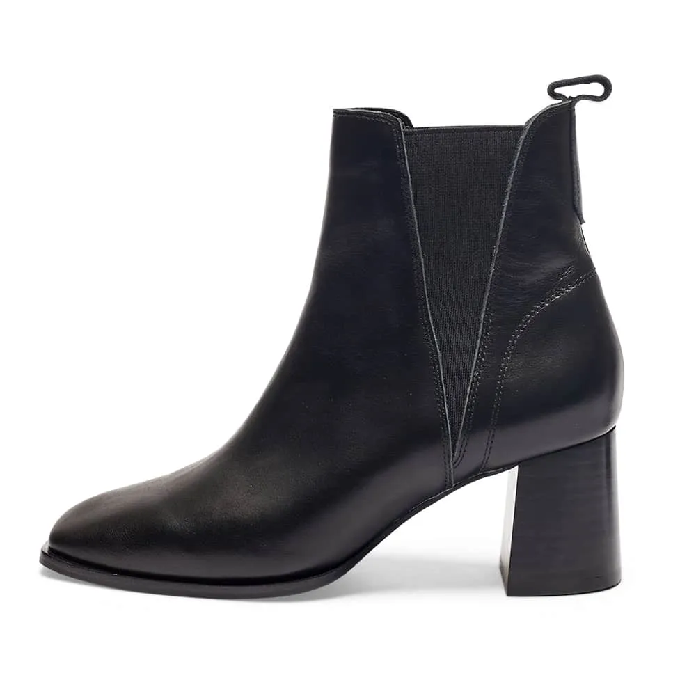 Lachlan Boot in Black Leather