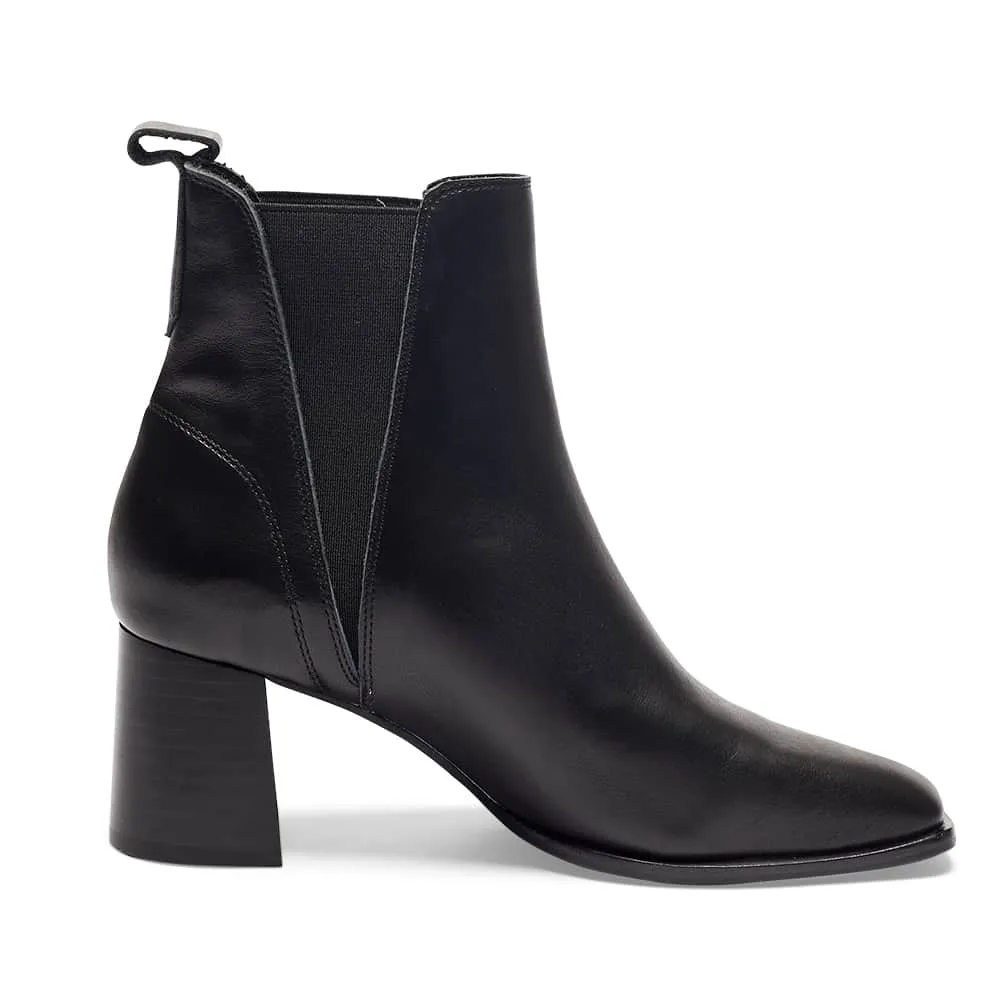 Lachlan Boot in Black Leather