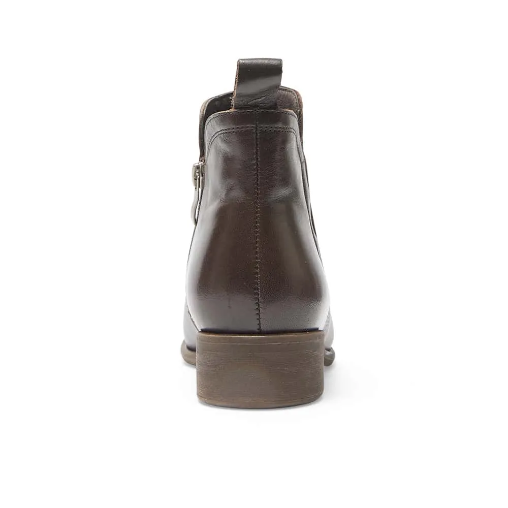 Lance Boot in Chocolate Glove Leather