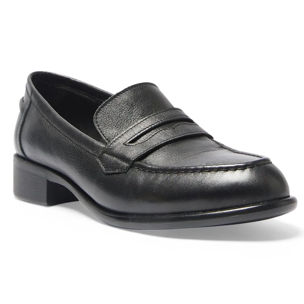 Lavena Loafer in Black Leather