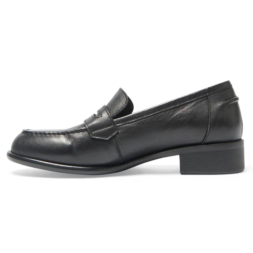 Lavena Loafer in Black Leather