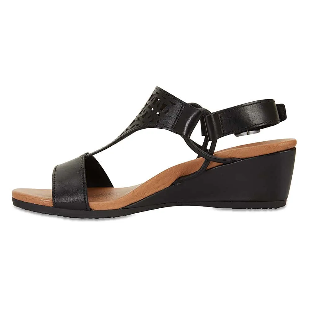 Magnet Heel in Black Leather