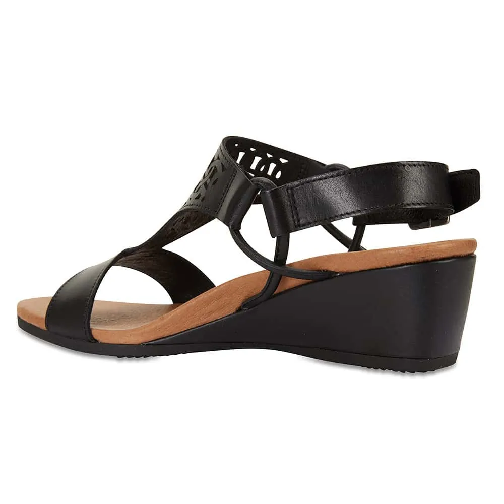 Magnet Heel in Black Leather