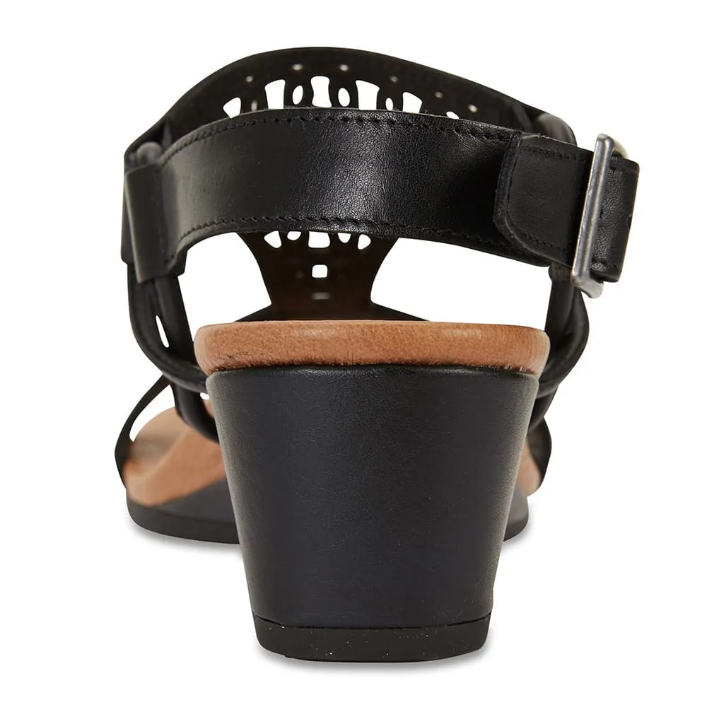 Magnet Heel in Black Leather