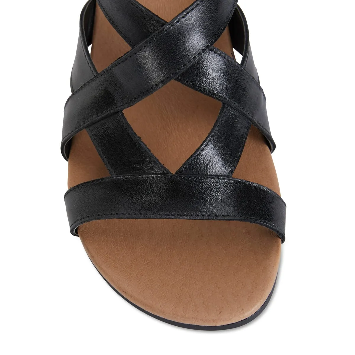 Miriam Heel in Black Leather