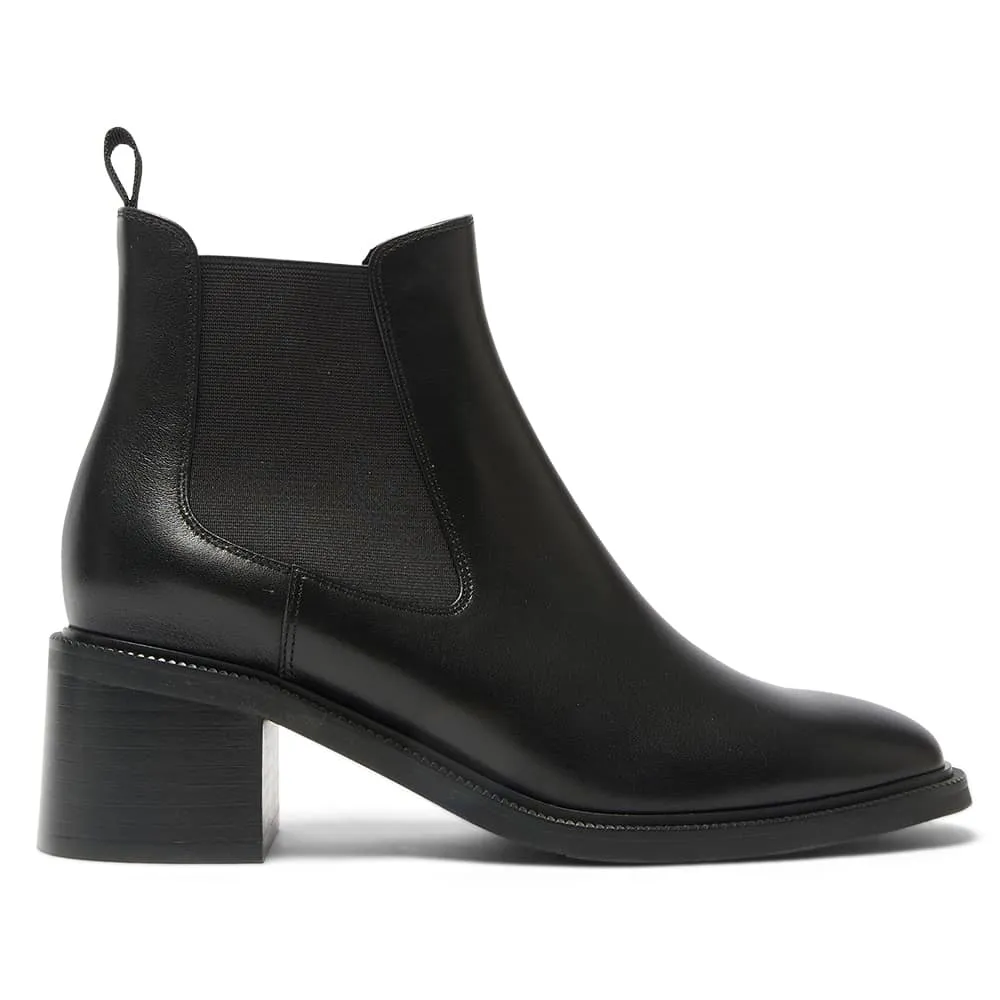 Oxford Boot in Black Leather