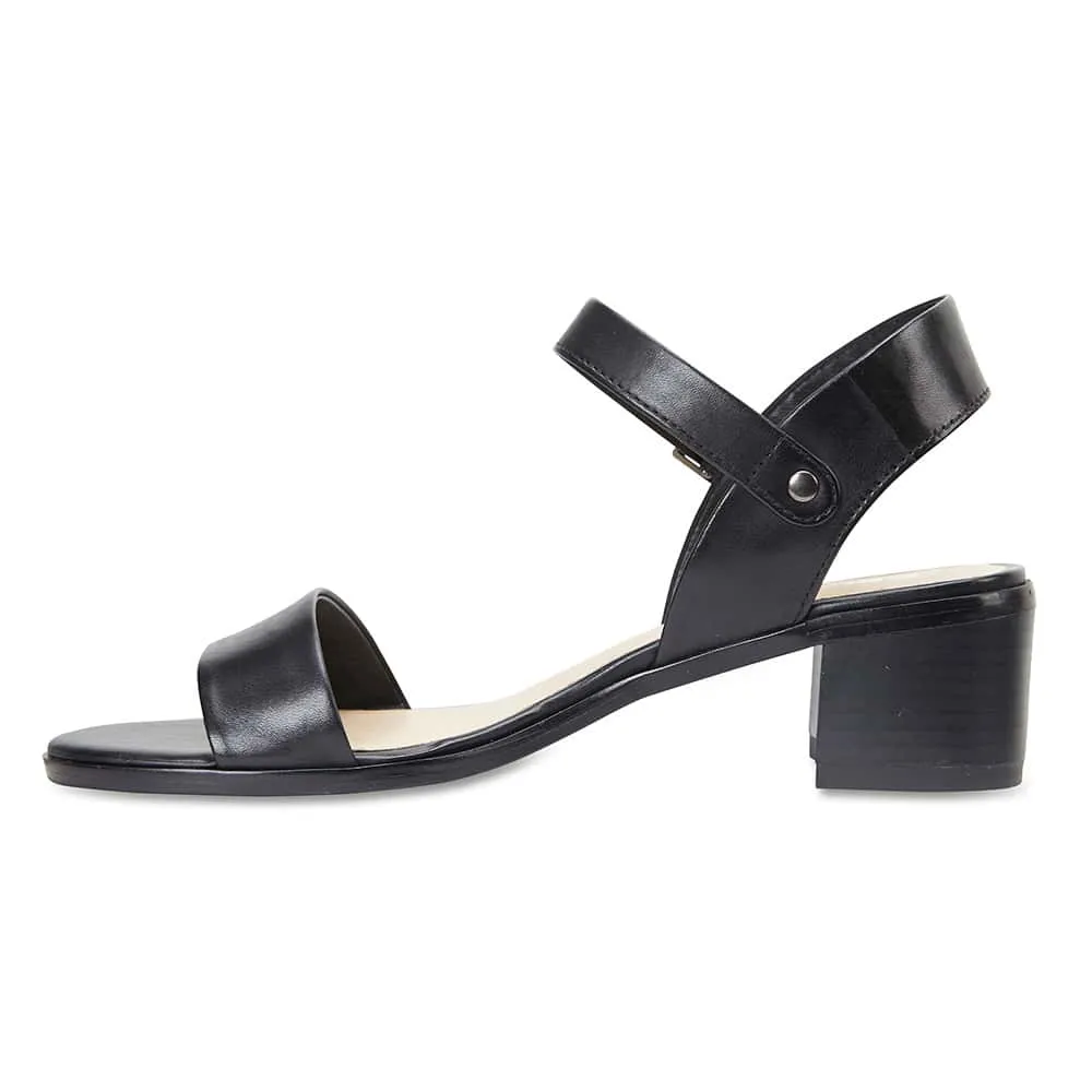 Pluto Heel in Black Leather