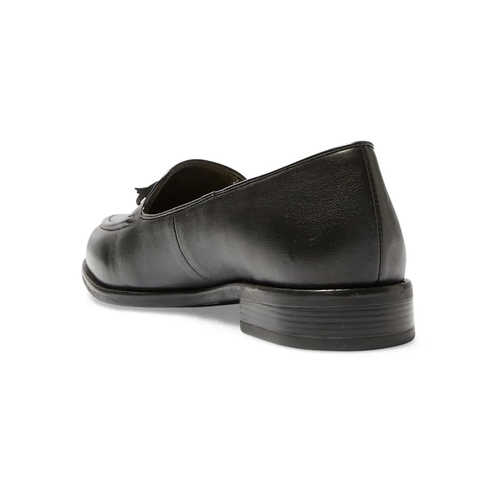 Preppy Loafer in Black Leather