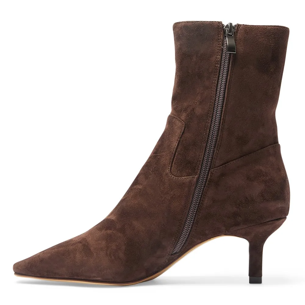 Rogue Boot in Chocolate Suede Suede