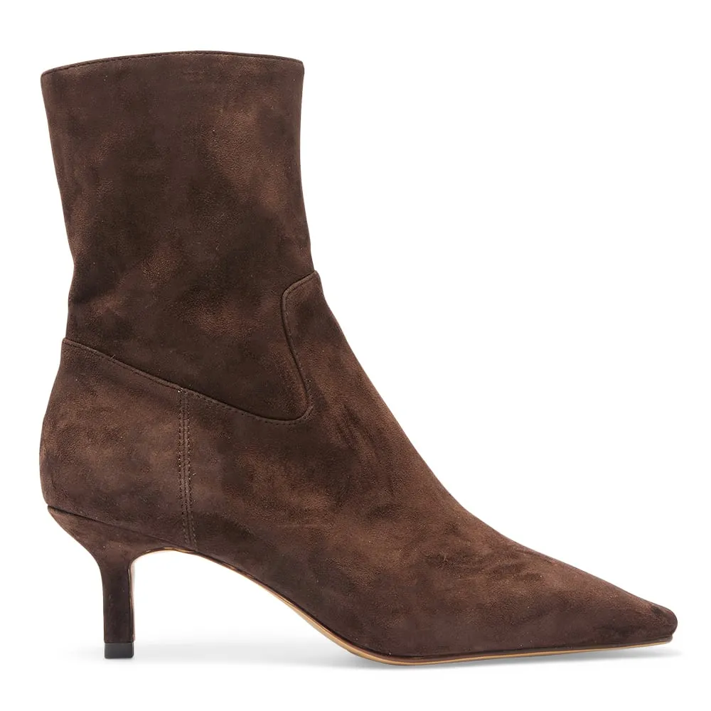 Rogue Boot in Chocolate Suede Suede