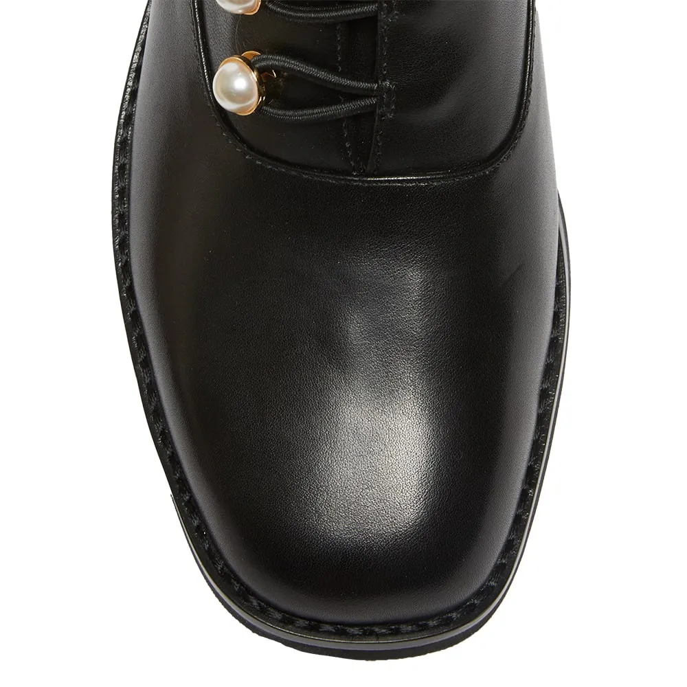 Royale Boot in Black Leather