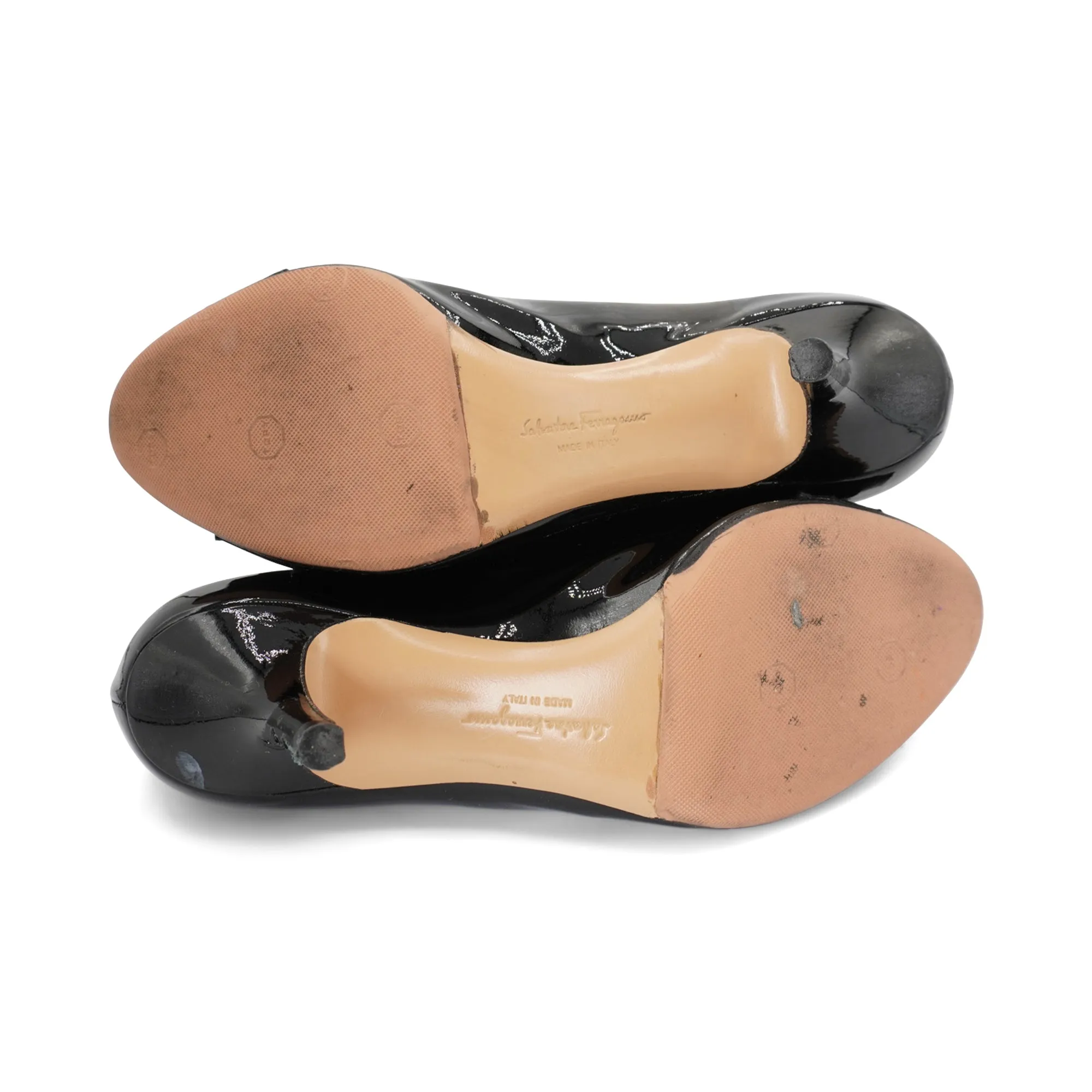 Salvatore Ferragamo 'Vara' Heels - Women's 7.5
