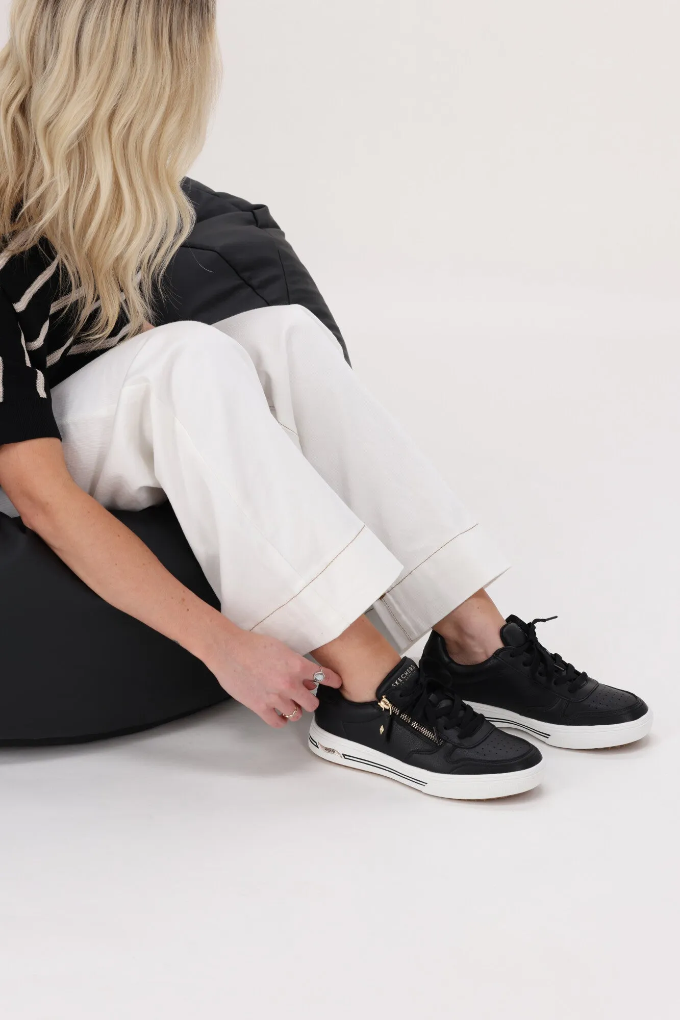Skechers Arch Fit Arcade Sneaker Black