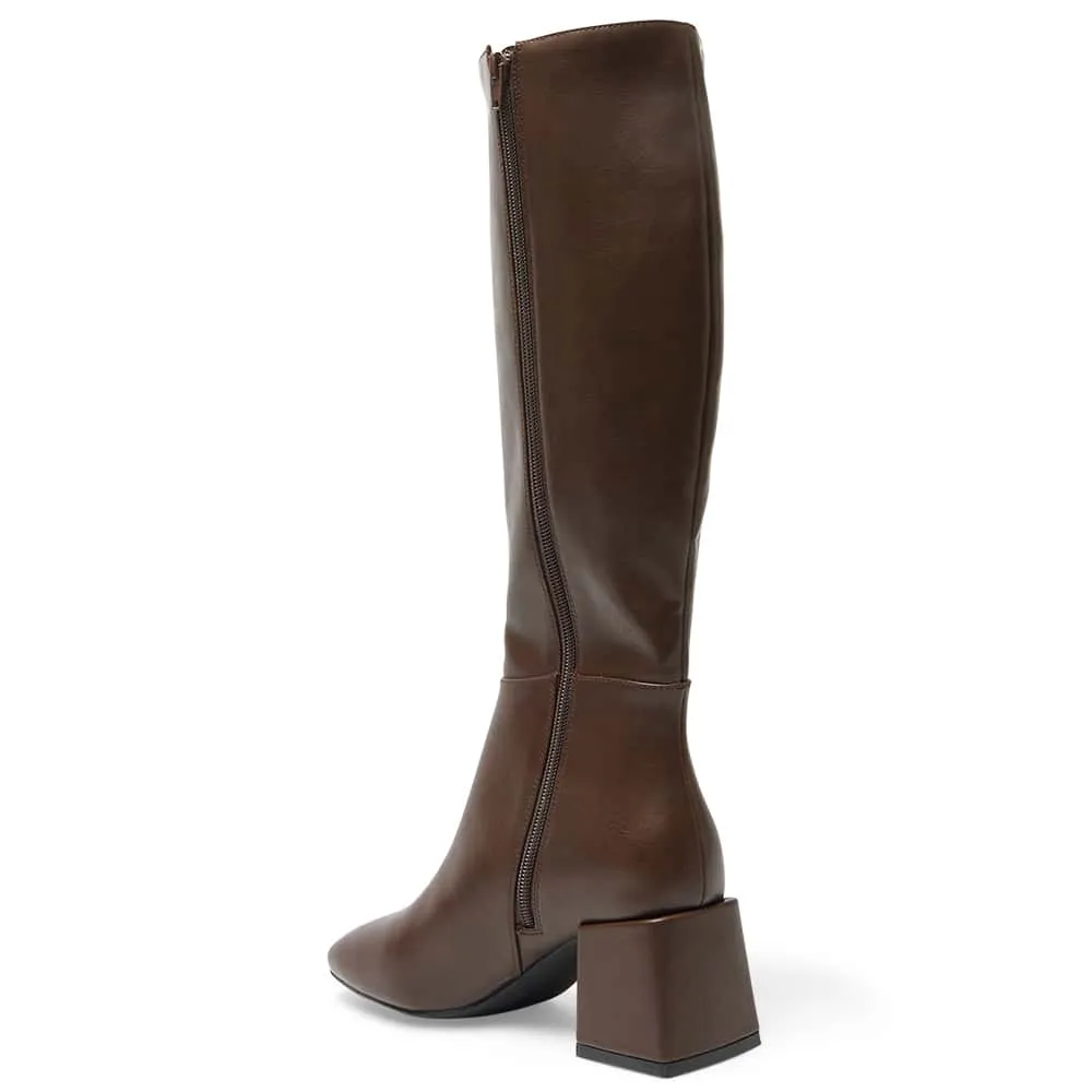 Tabby Boot in Chocolate