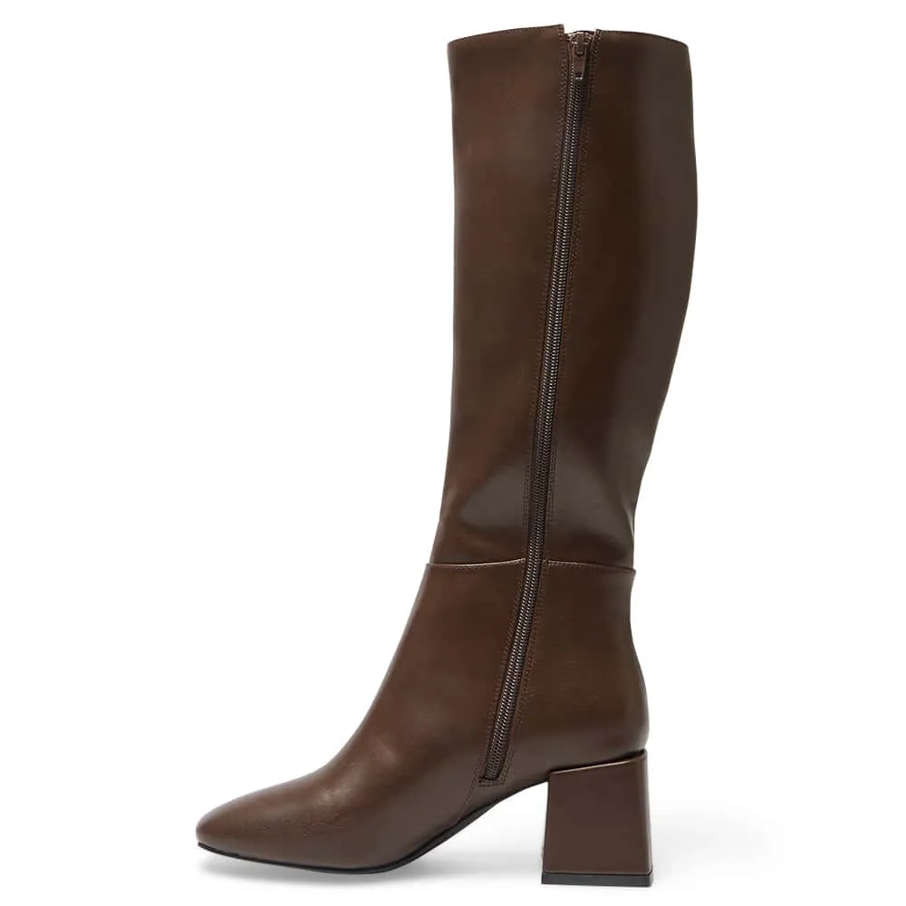 Tabby Boot in Chocolate