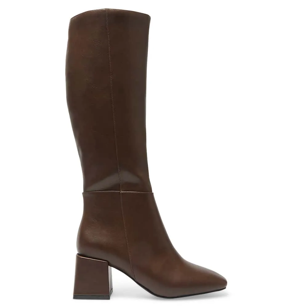 Tabby Boot in Chocolate