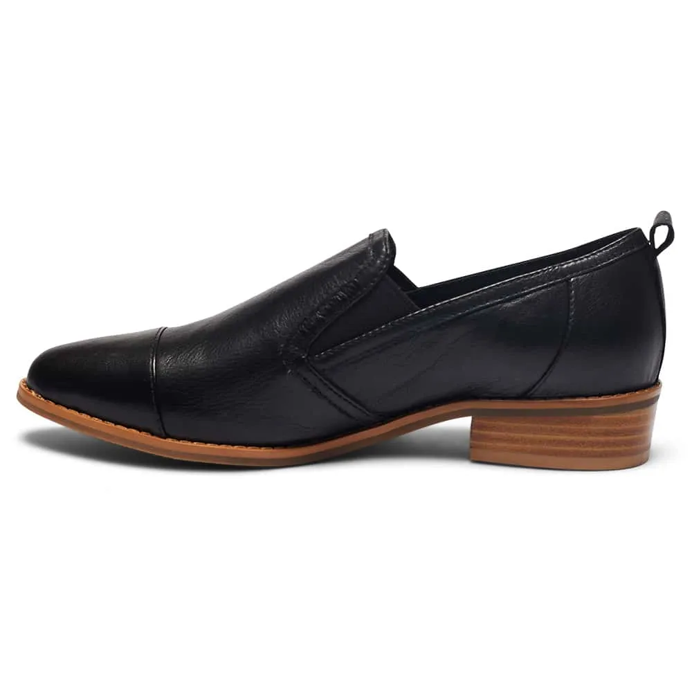 Tactic Loafer in Black Leather